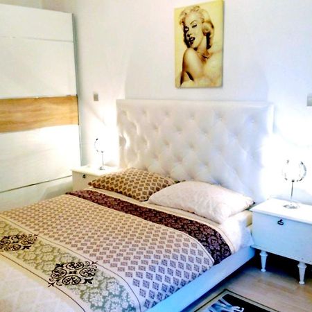 Apartment Ory Near The City Center With Free Parking Pula Exteriör bild