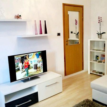 Apartment Ory Near The City Center With Free Parking Pula Exteriör bild