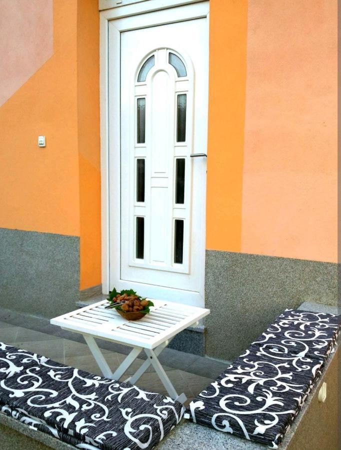 Apartment Ory Near The City Center With Free Parking Pula Exteriör bild