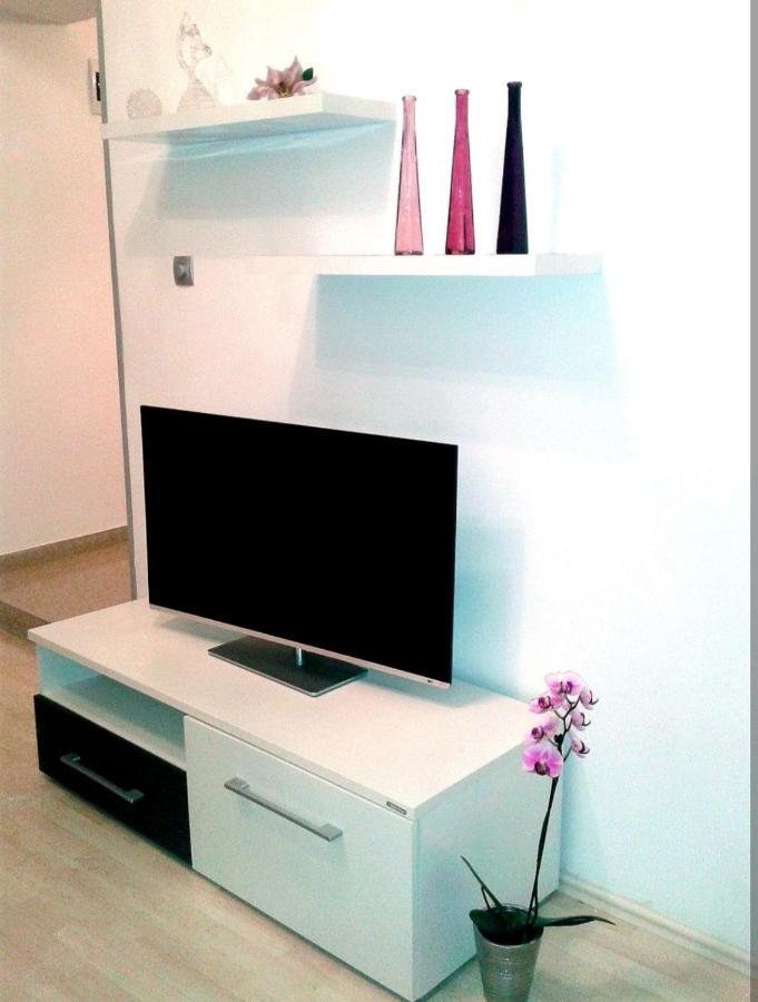 Apartment Ory Near The City Center With Free Parking Pula Exteriör bild
